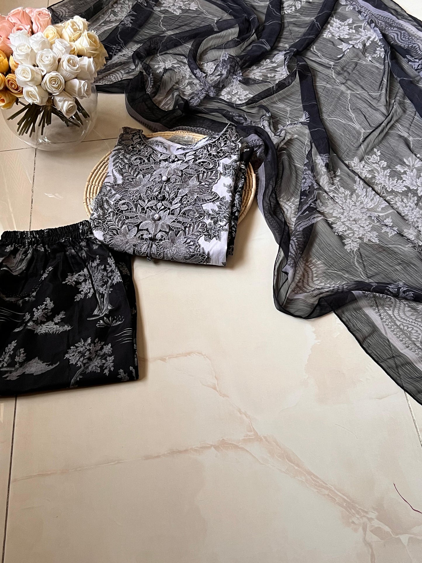 MB WHITE TREES STITCHED LAWN