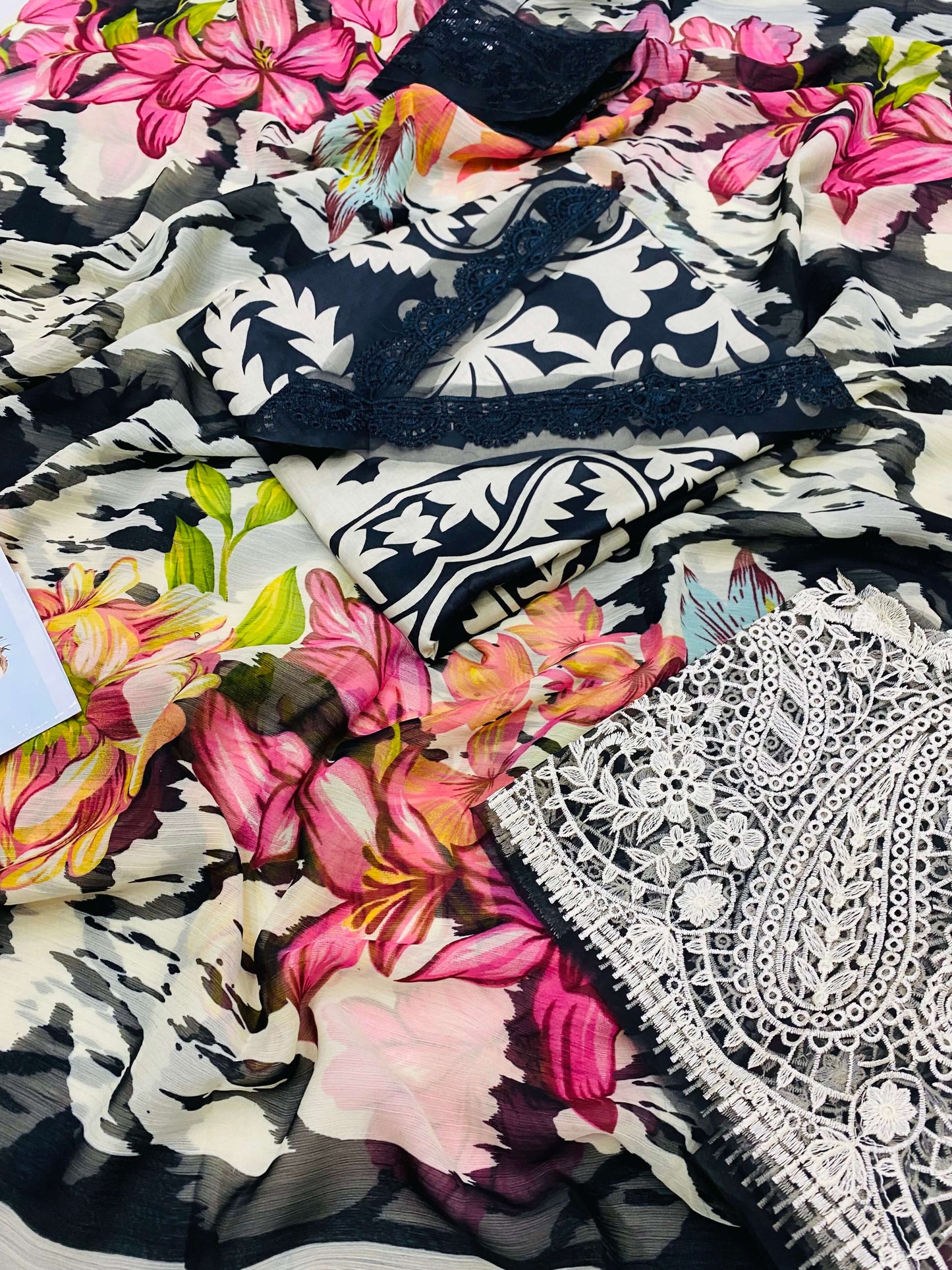 MB BLACK ZEBRA DIGITAL LAWN