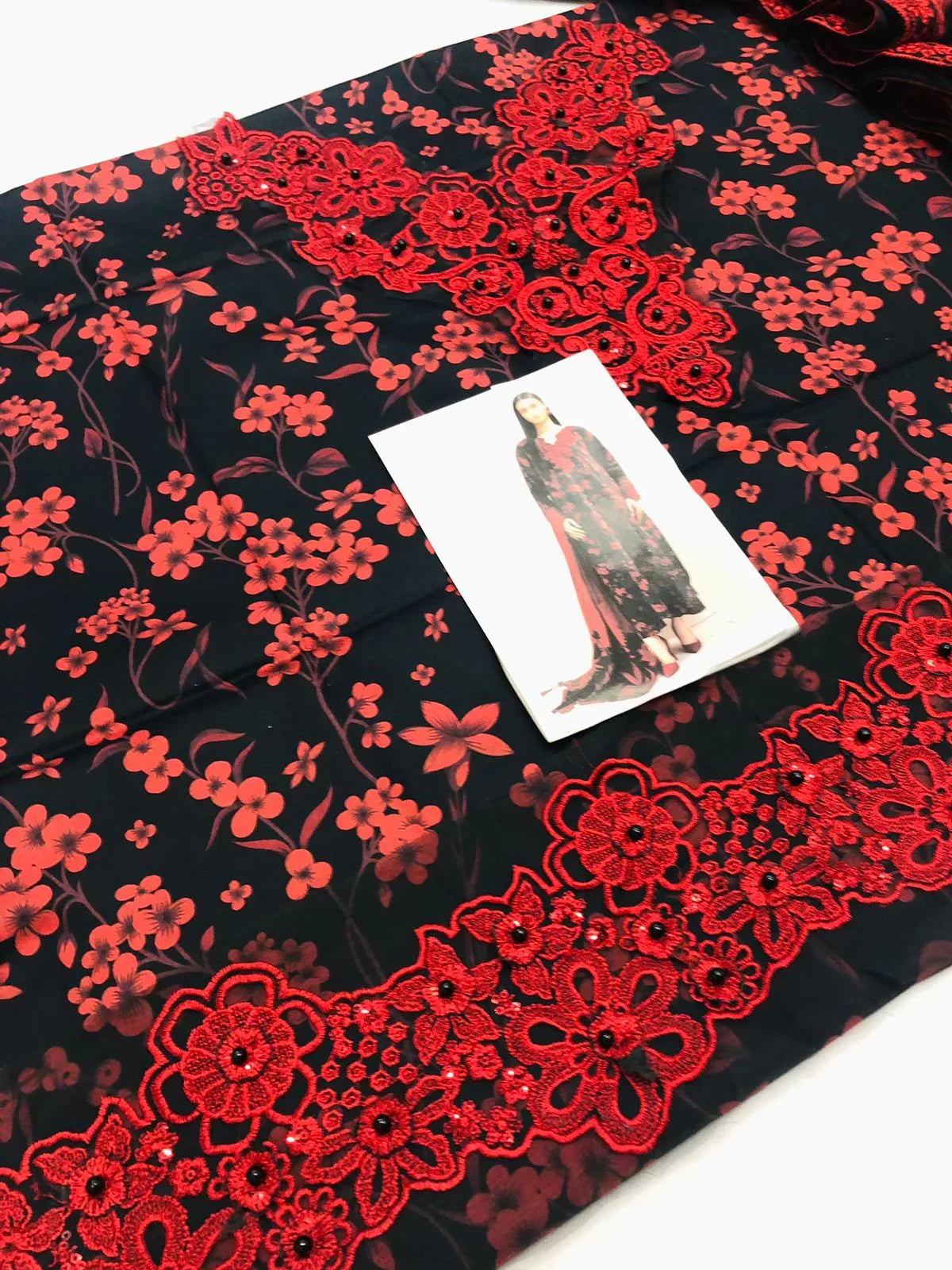 BAROQUE BK RED FLOWERS LAWN - SR FABRICS