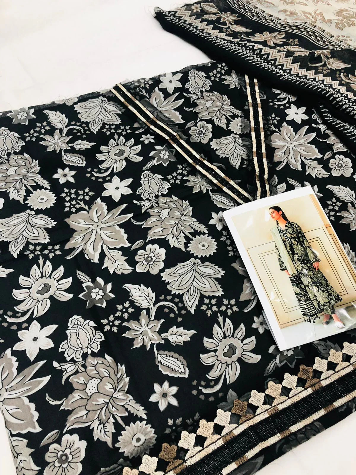 BAROQUE BLACK FLOWERS LAWN - SR FABRICS