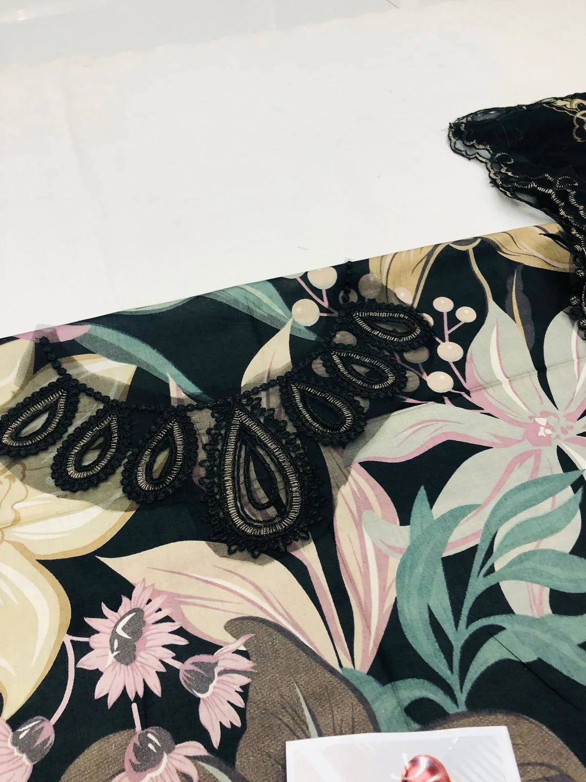 BAROQUE BLACK MULTI LAWN - SR FABRICS