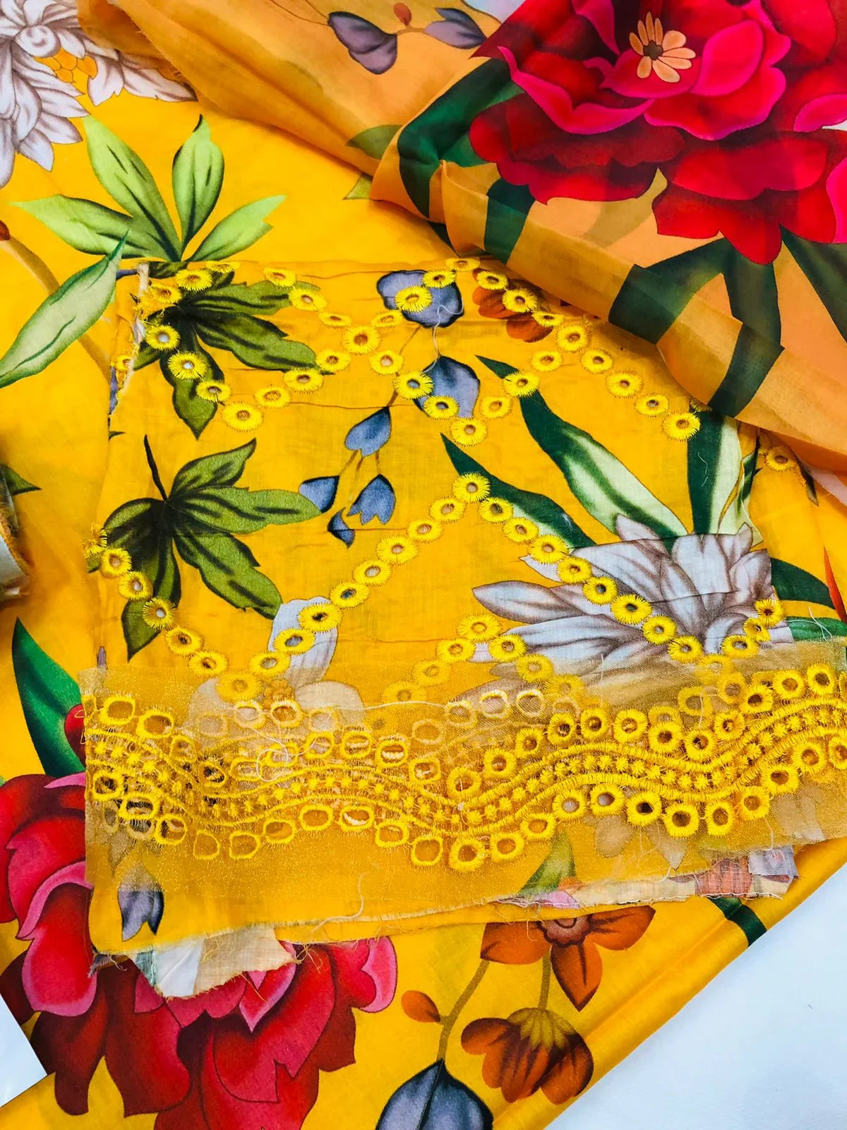 BAROQUE YELLOW LAWN - SR FABRICS