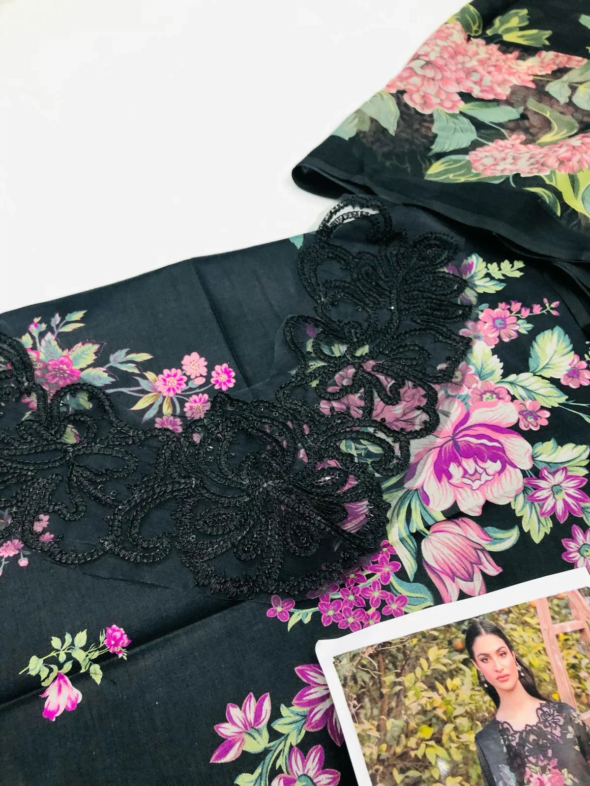 BLACK BLASTER LAWN - SR FABRICS