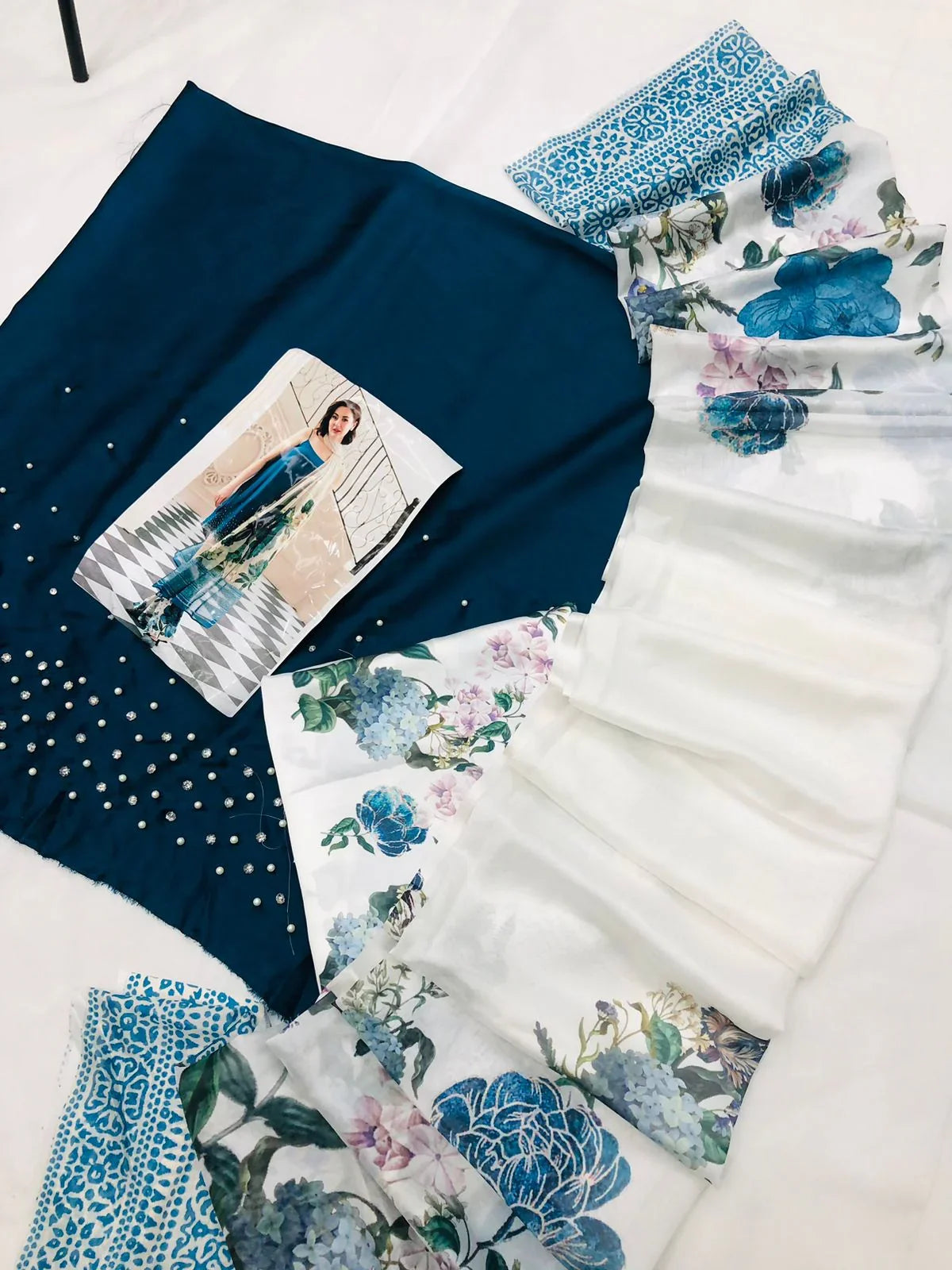 HANIA AMIR ZINC SLIK 3PC - SR FABRICS