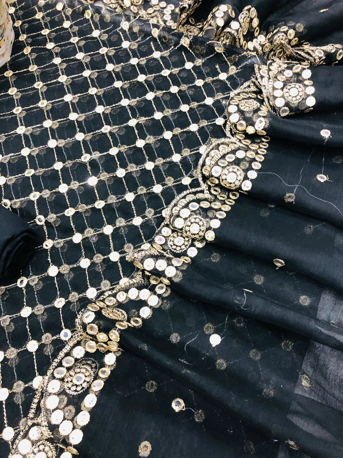 HIBA BUKHARI BLACK SHAFOON SUIT - SR FABRICS