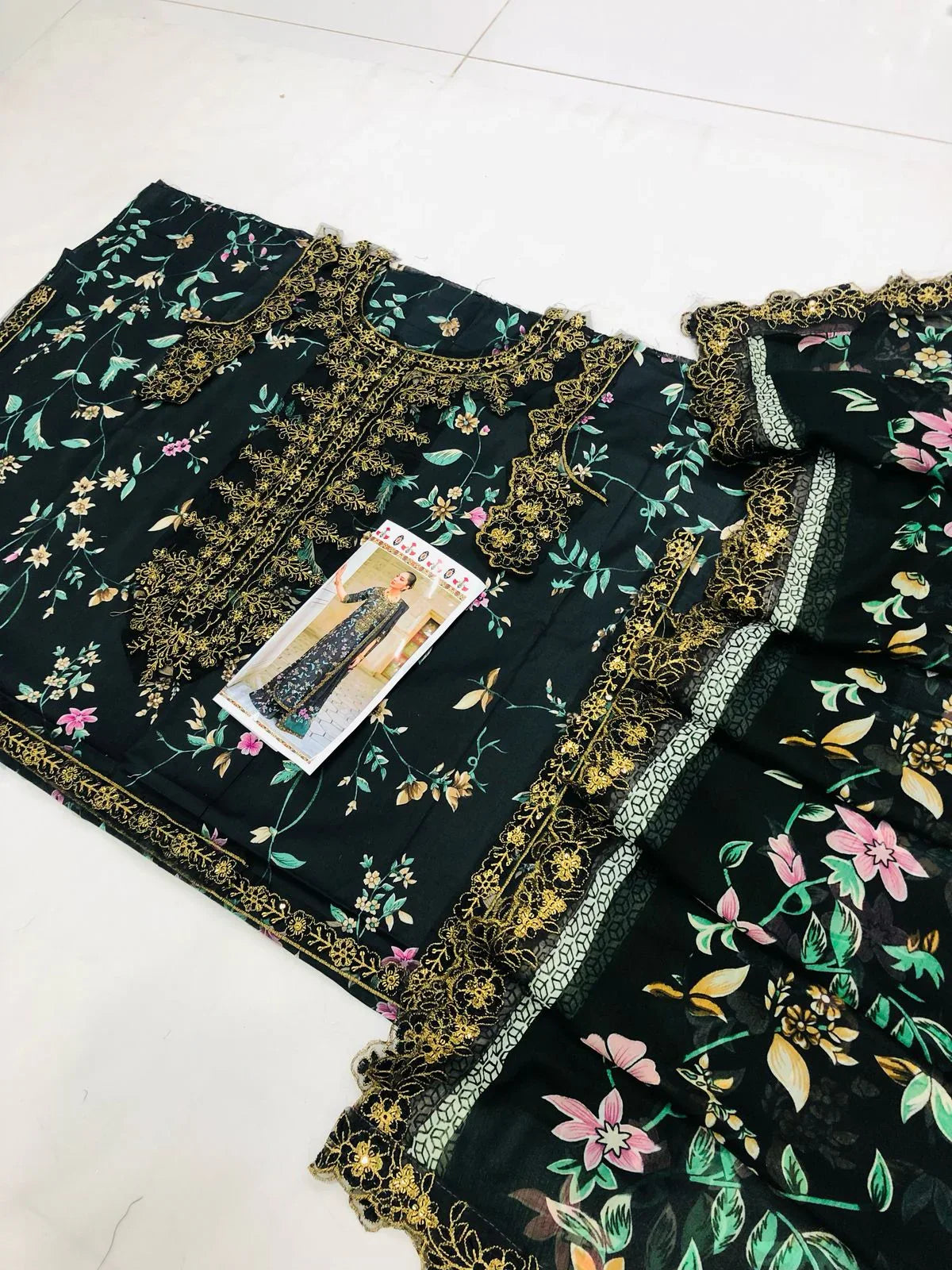 IZNIK GOLD EDITION LAWN - SR FABRICS