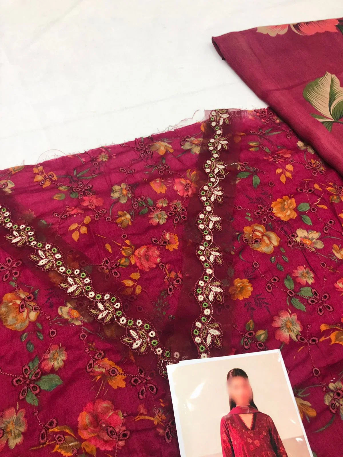 IZNIK J - MAHROON CHICKEN KARI LAWN - SR FABRICS