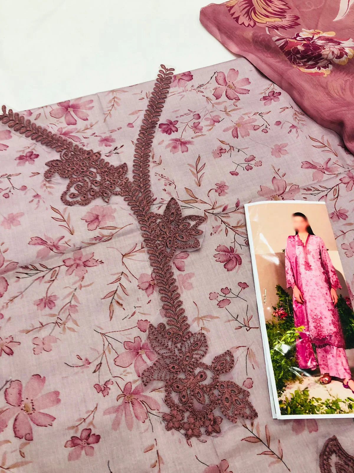 IZNIK PIYAZI DIGITAL LAWN - SR FABRICS