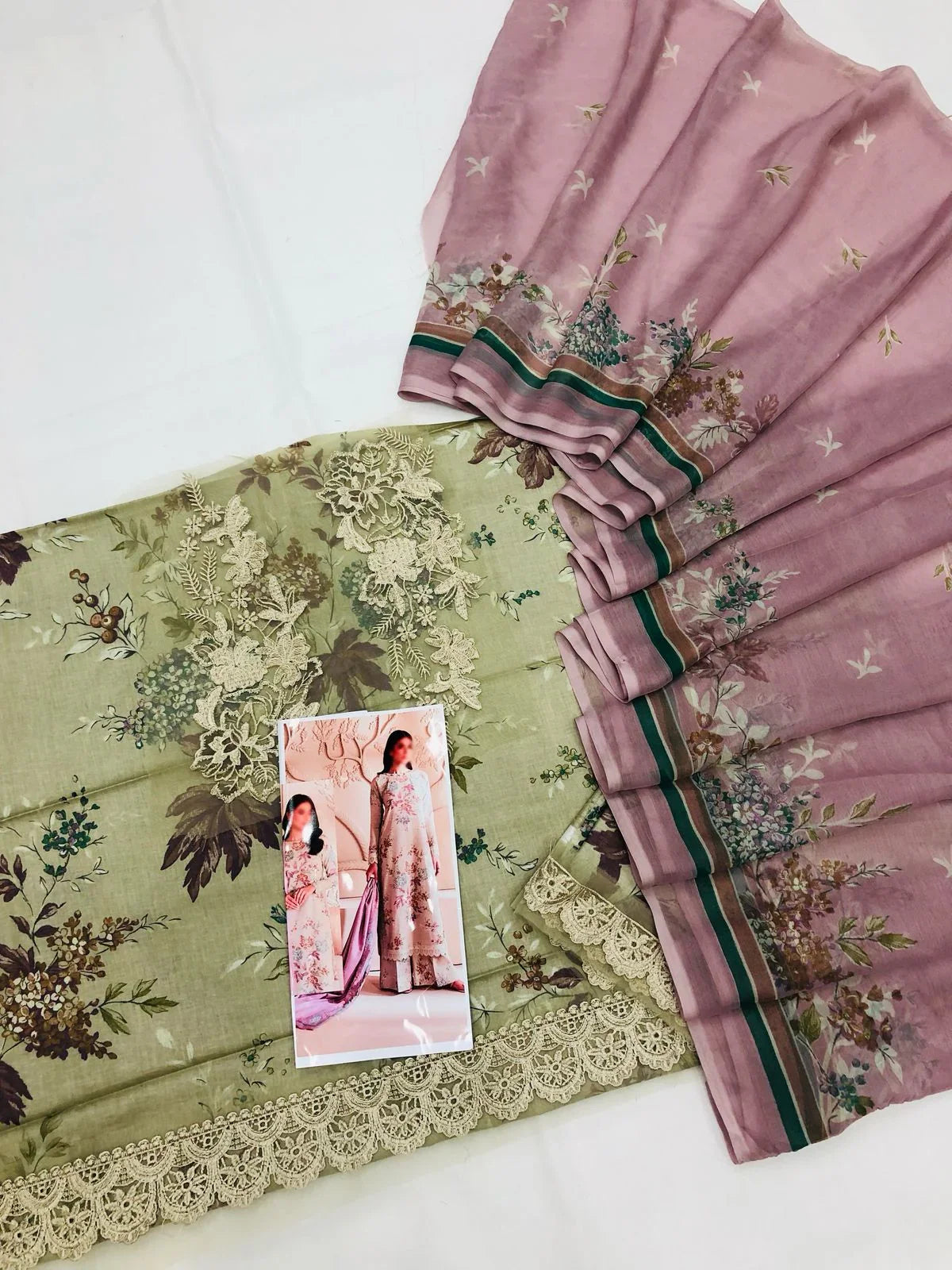 IZNIK SKIN WITH PINK DUPATTA LAWN - SR FABRICS