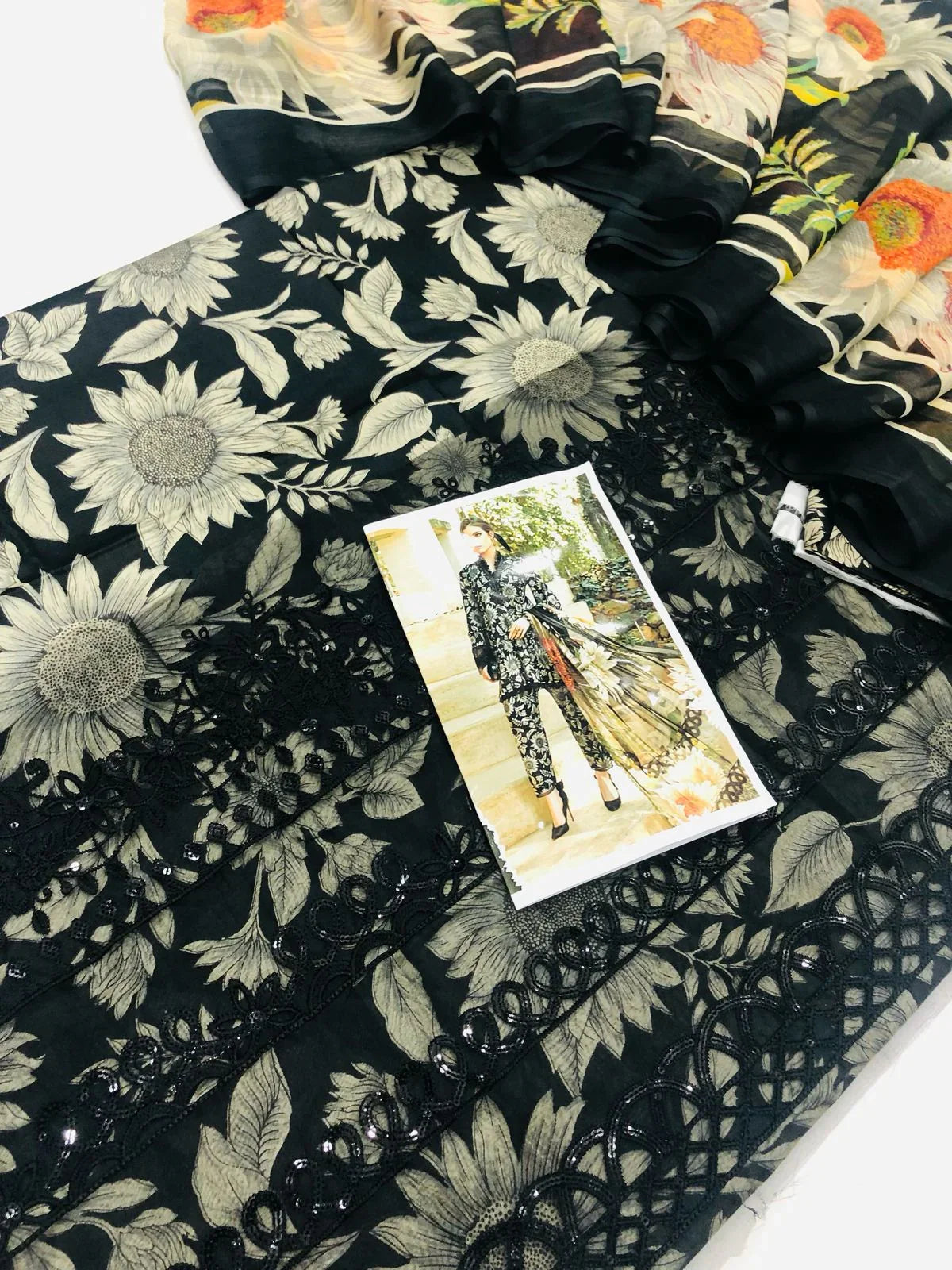 MB BLACK FLOWERS DIGITAL LAWN - SR FABRICS