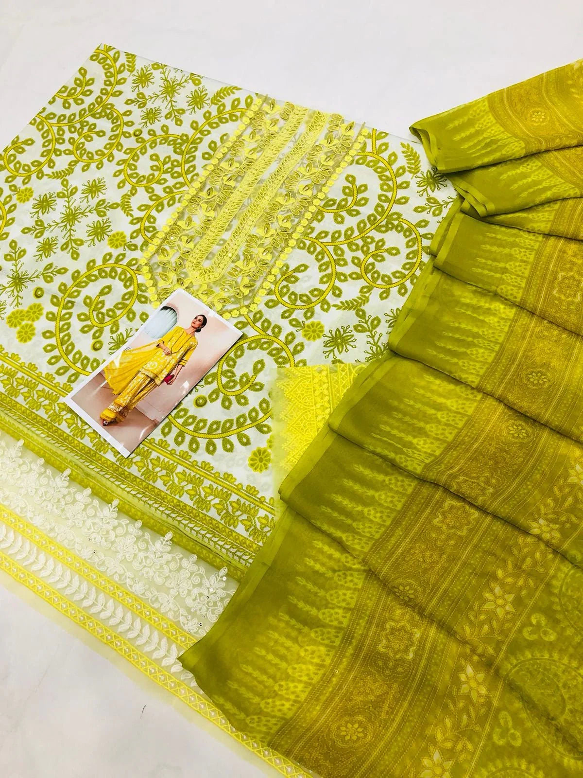 MB G - YELLOW SNAKE LAWN - SR FABRICS