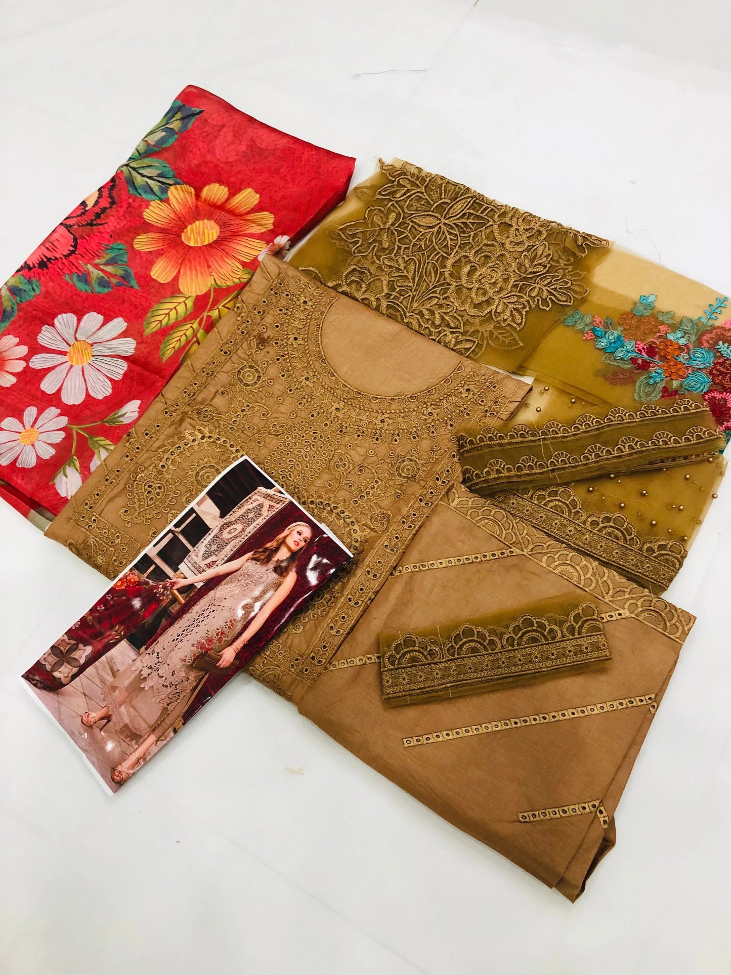 MB GOLD CHICKEN KARI LAWN - SR FABRICS
