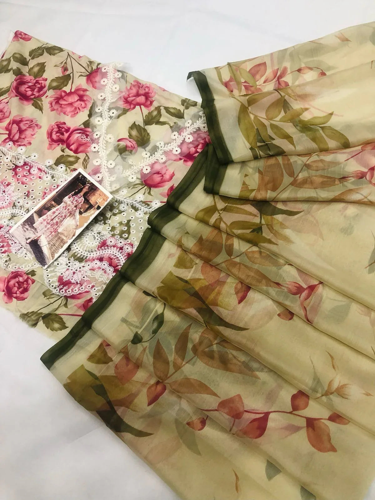 MB PINK FLOWERS CHICKEN KARI LAWN - SR FABRICS