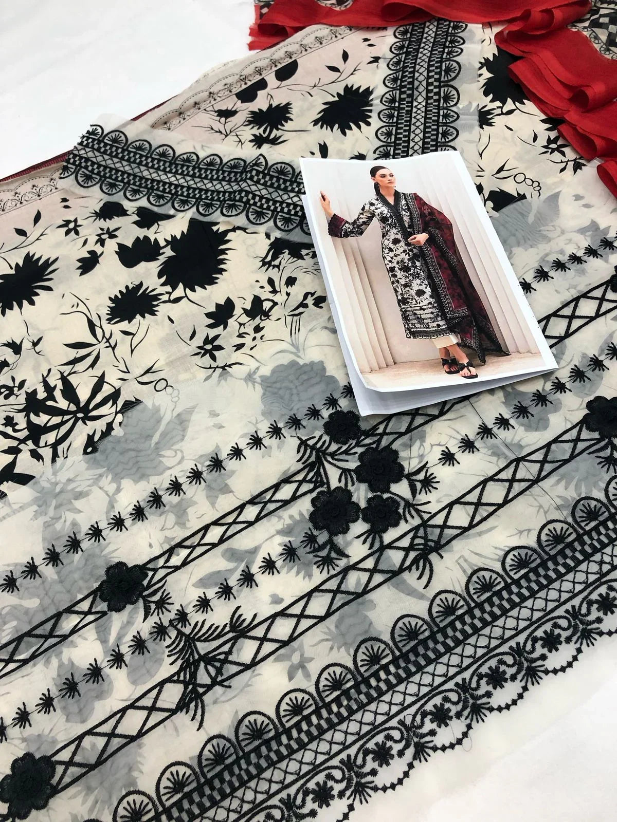 ZAINAB CHOTTANI RED DUPATTA LAWN - SR FABRICS