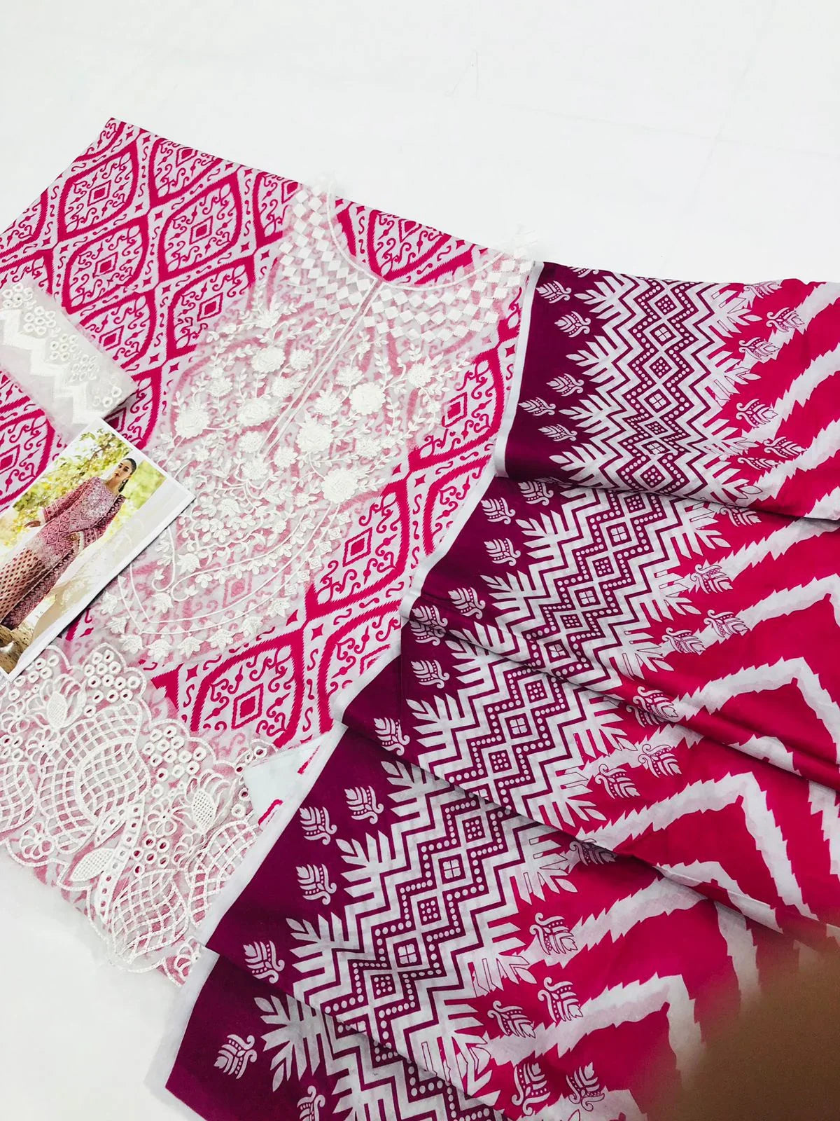 ZC SHOCKING PINK LAWN DUPATTA - SR FABRICS