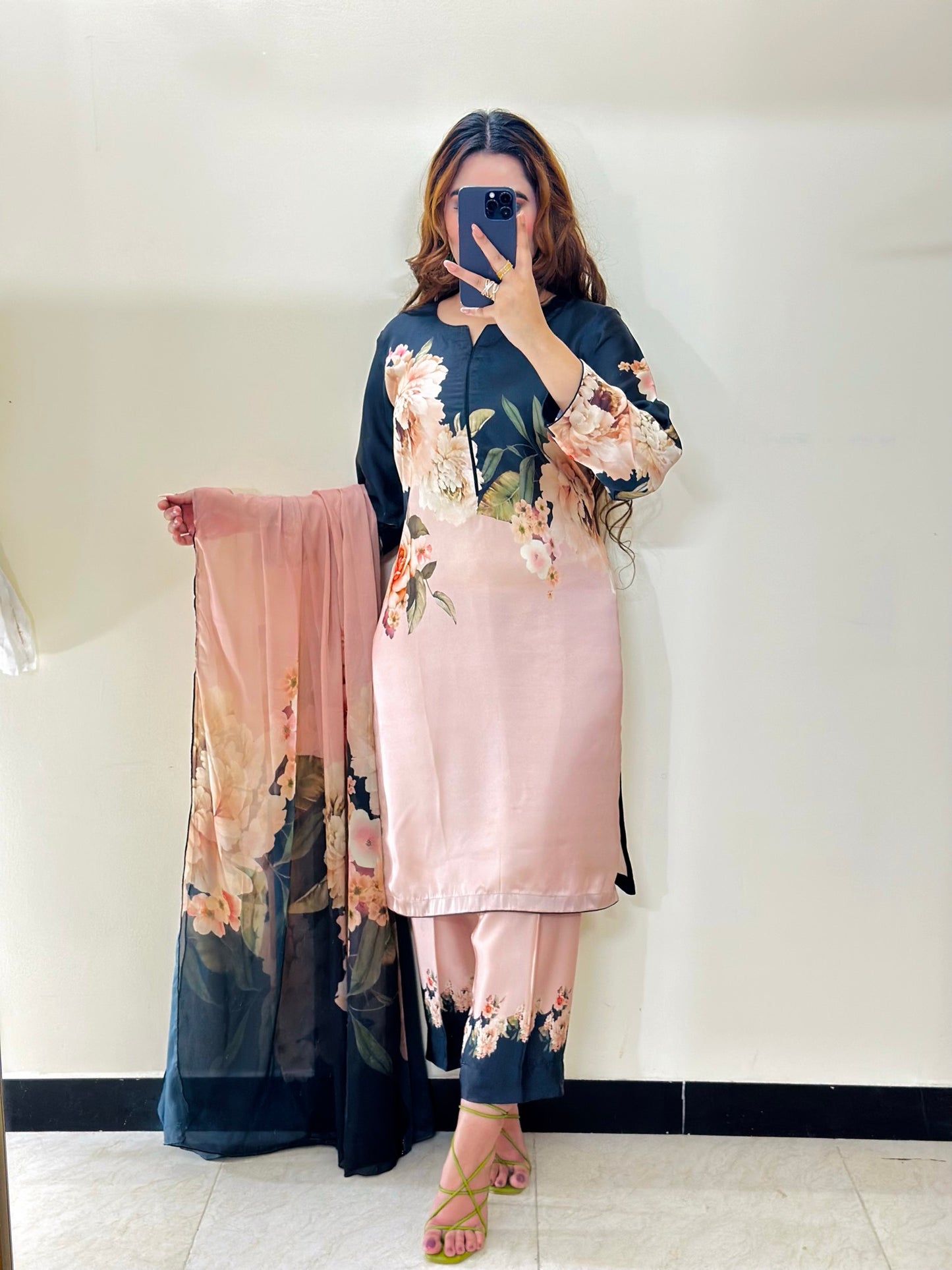 ROSES WITH BLACK CHINA SILK