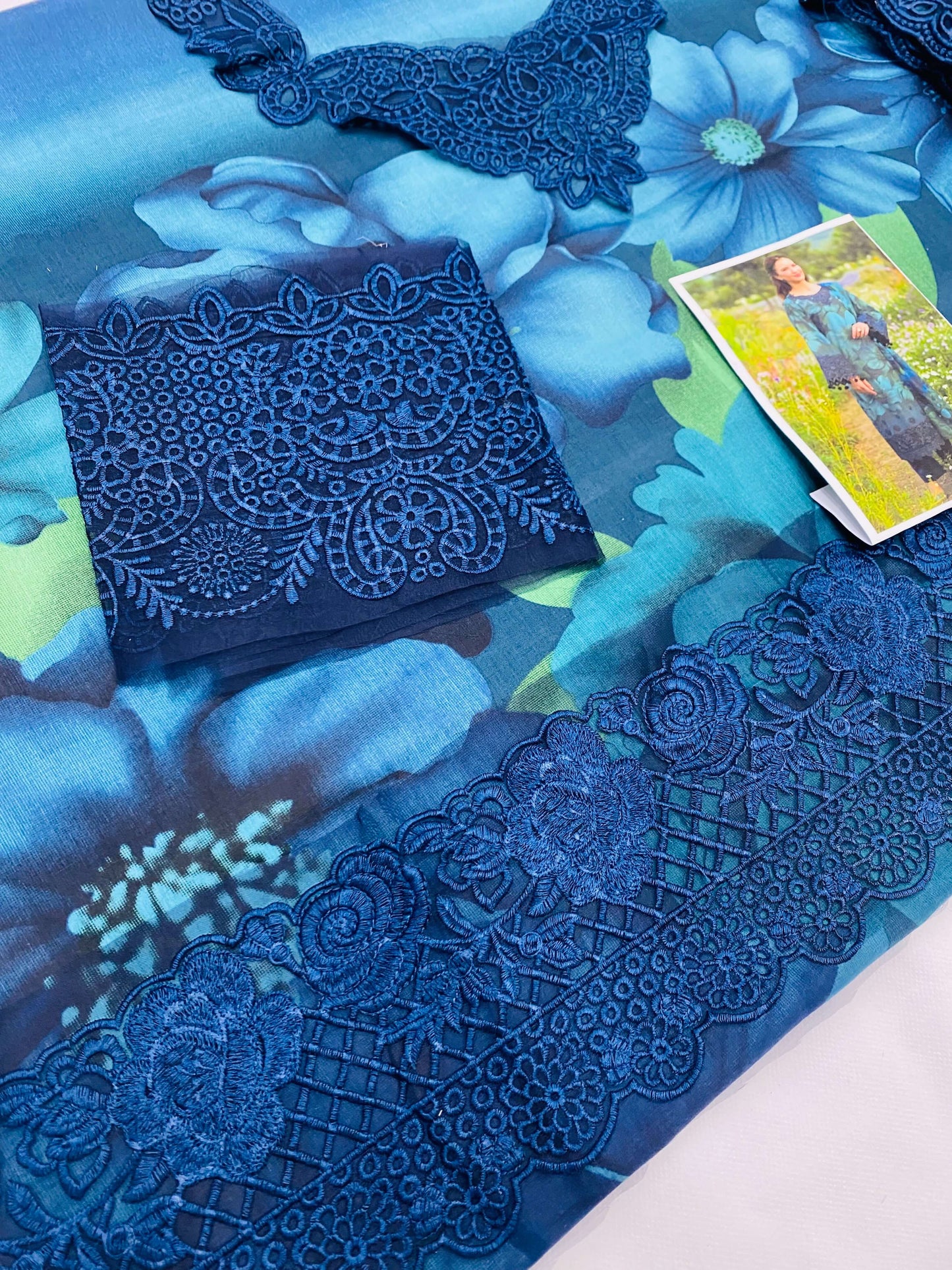 BAROQUE AQUA BLUE LAWN