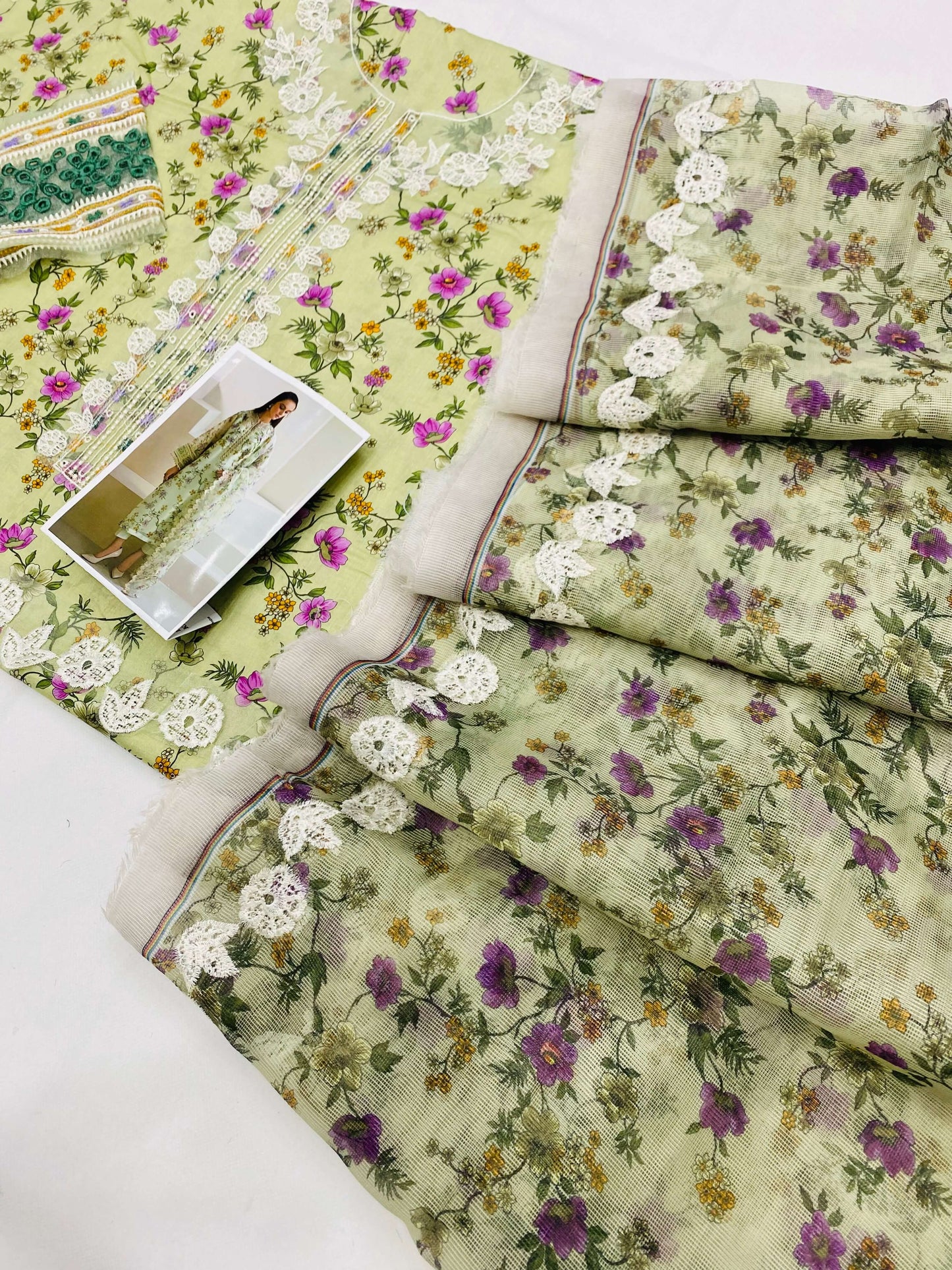 IZNIK KHADDI NET DUPATTA LAWN