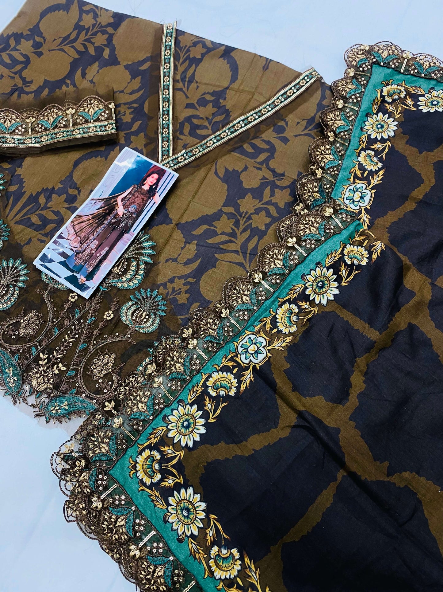 MB CHOCOLATY LAWN DUPATTA