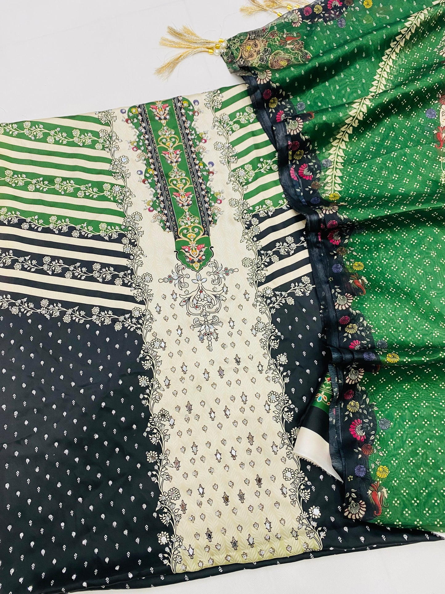 MB BLACK GREEN BEATS CHINA SILK