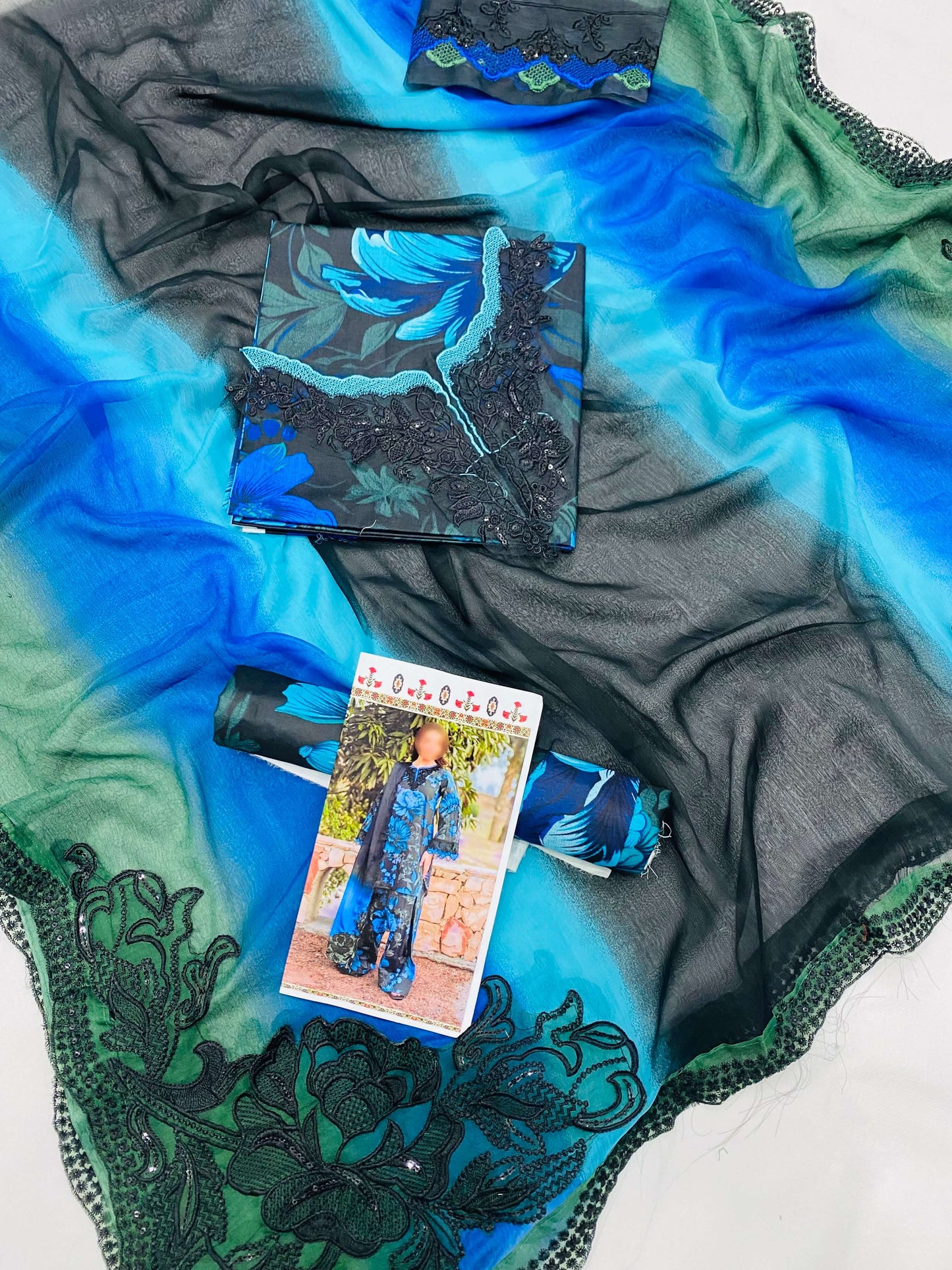 IZNIK BLUE CUTWORK LAWN