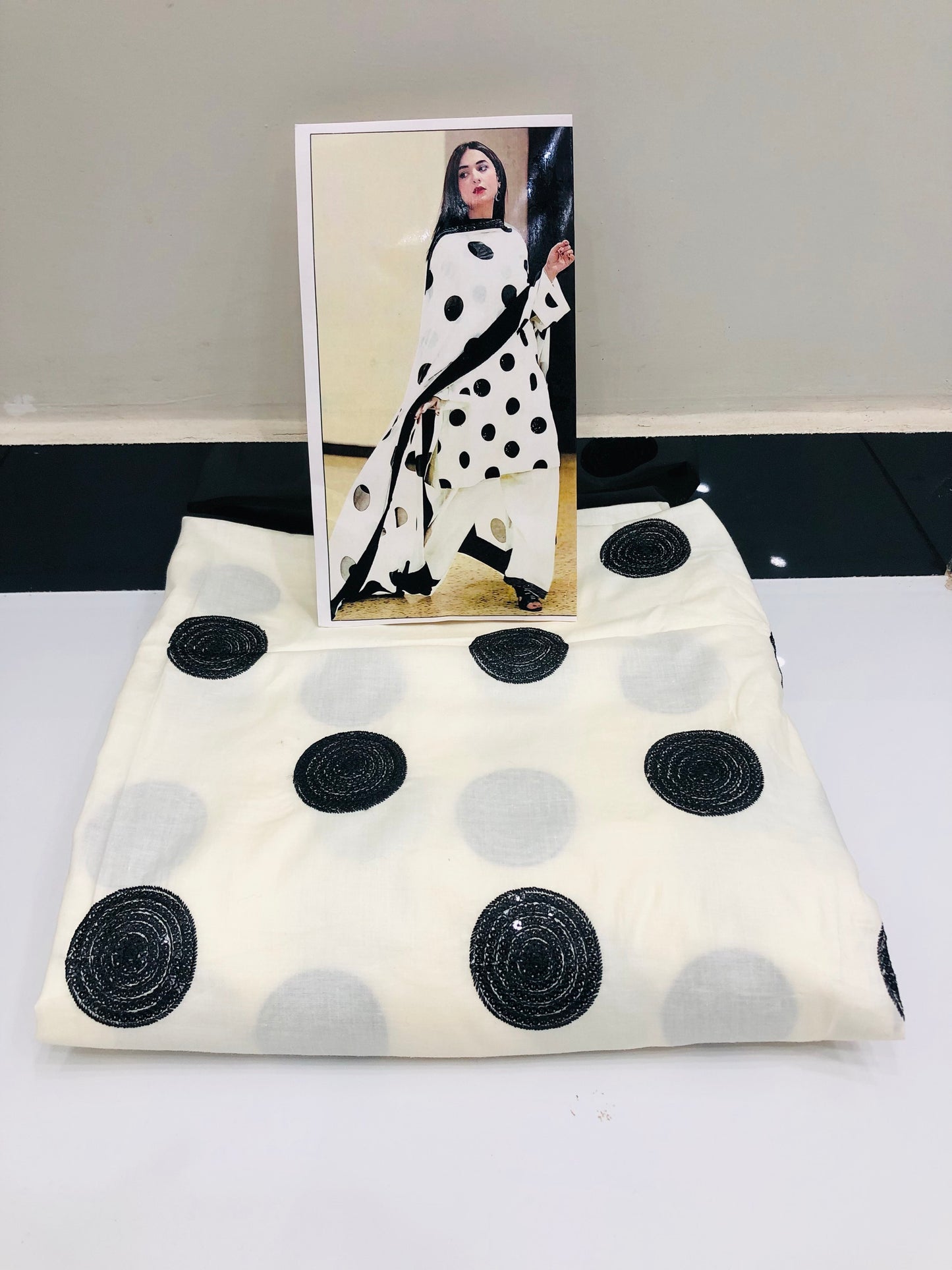 BAREEZE CREAM POLKA