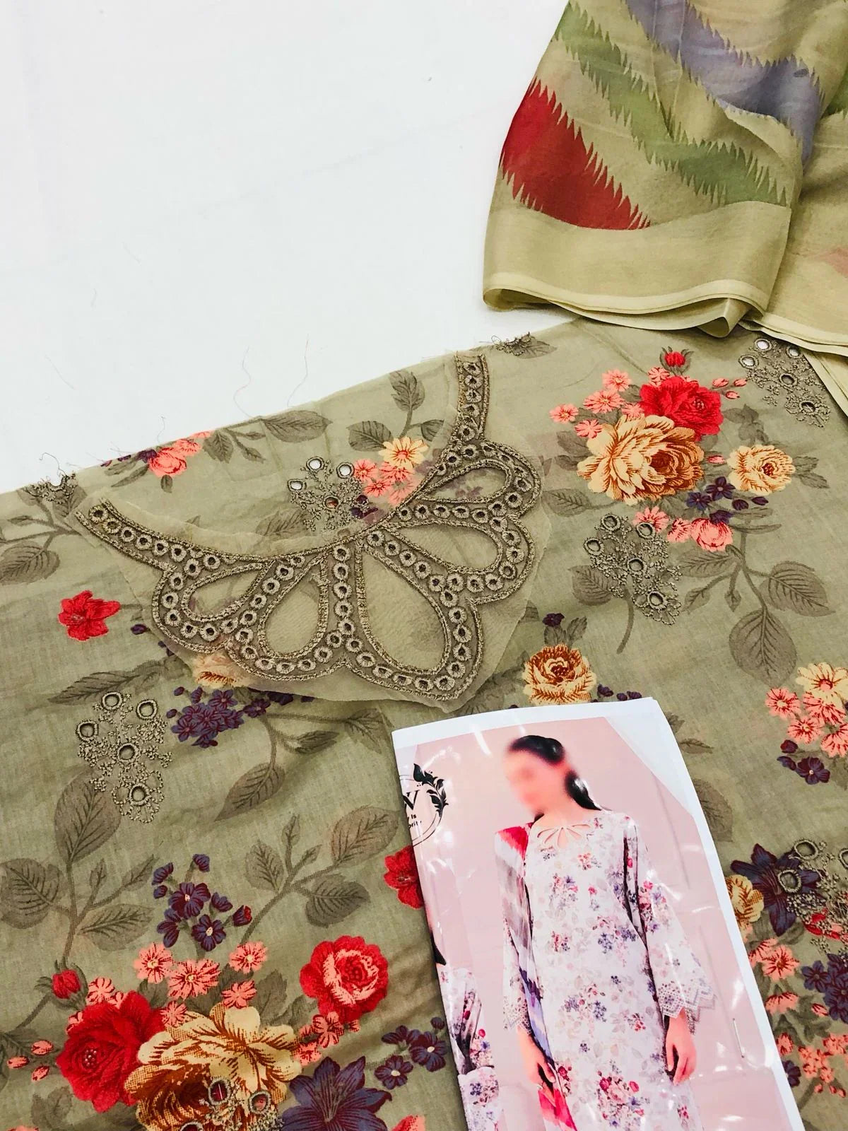 BAROQUE SKIN BOUQUET LAWN - SR FABRICS