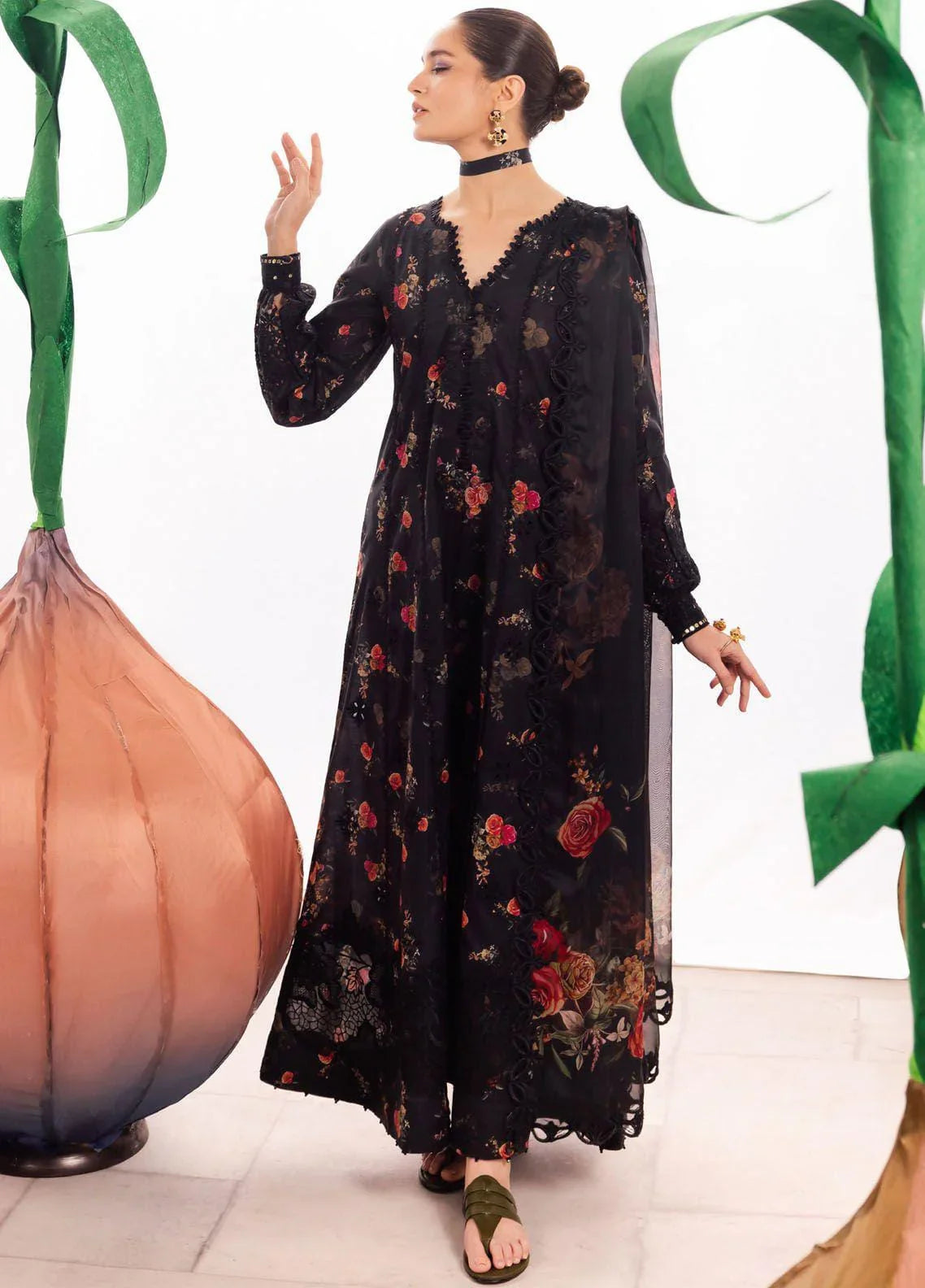 IZNIK BLACK BOMB LAWN - SR FABRICS