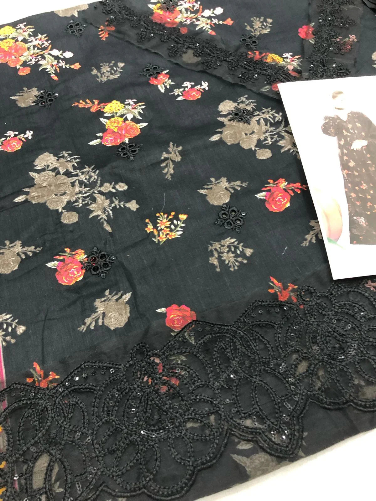 IZNIK BLACK BOMB LAWN - SR FABRICS