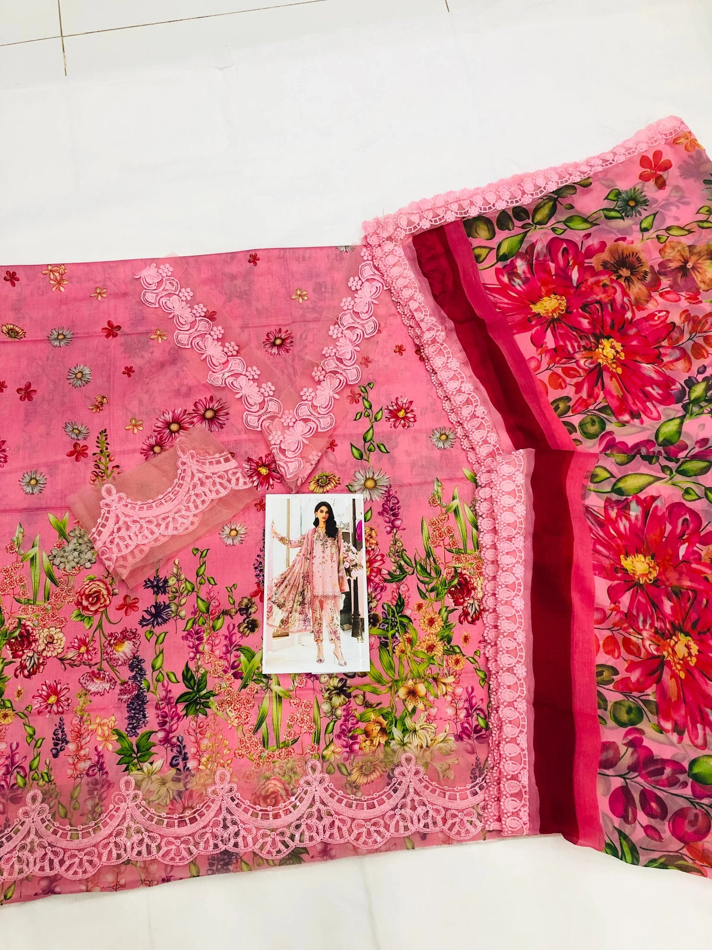 MB PINK CHAAT LAWN - SR FABRICS