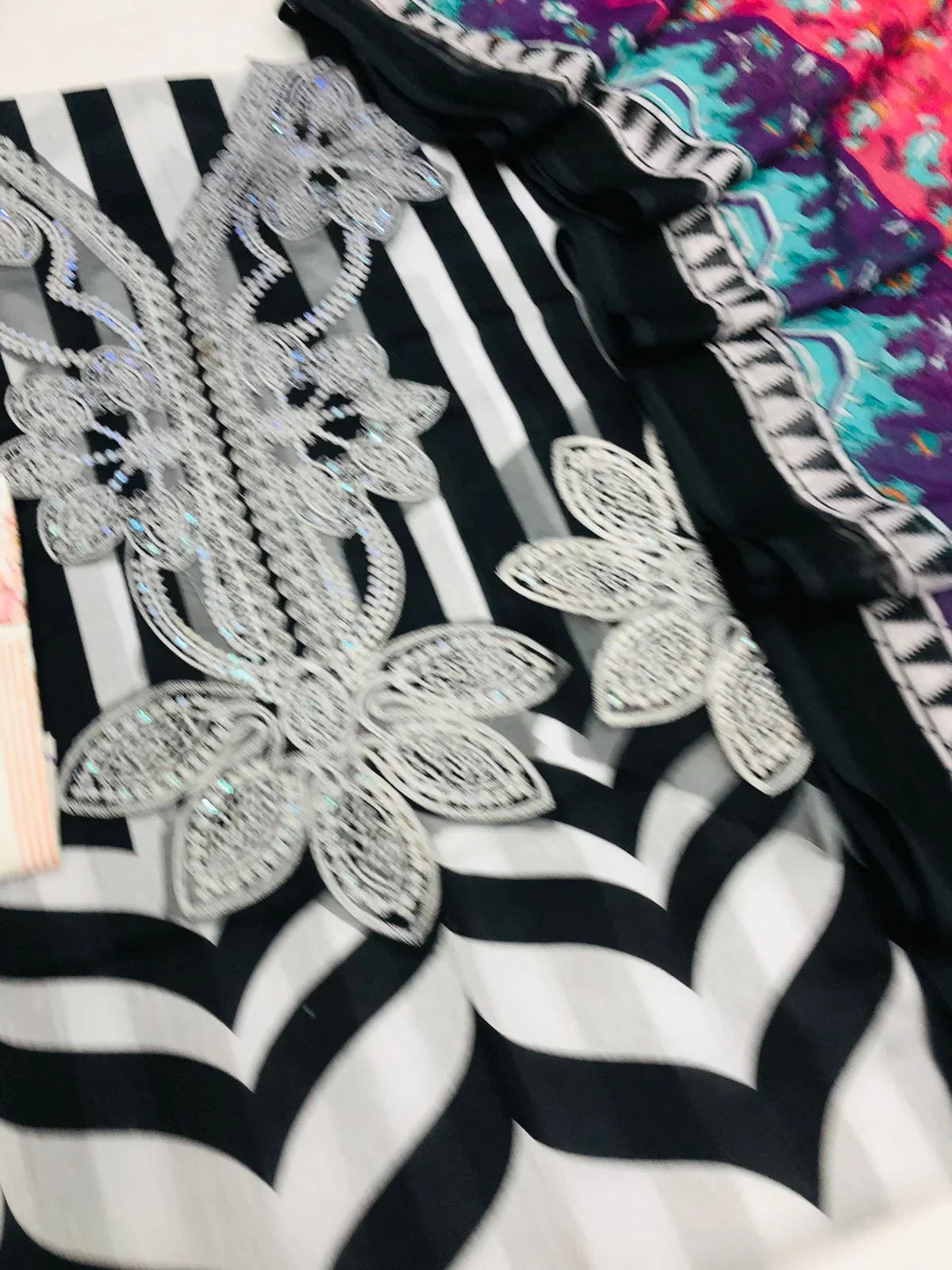 MB W - BLACK LINES LAWN - SR FABRICS