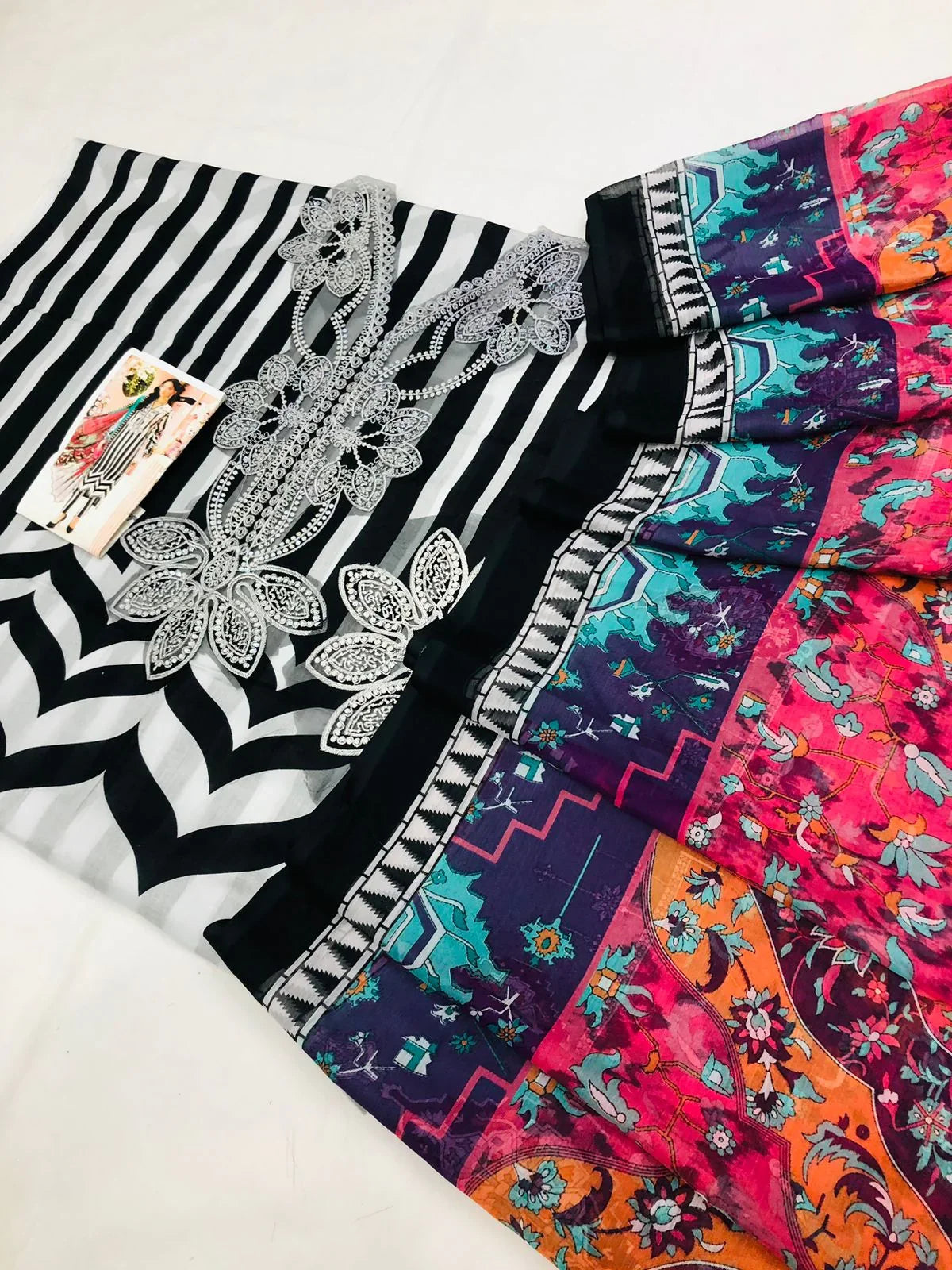 MB W - BLACK LINES LAWN - SR FABRICS
