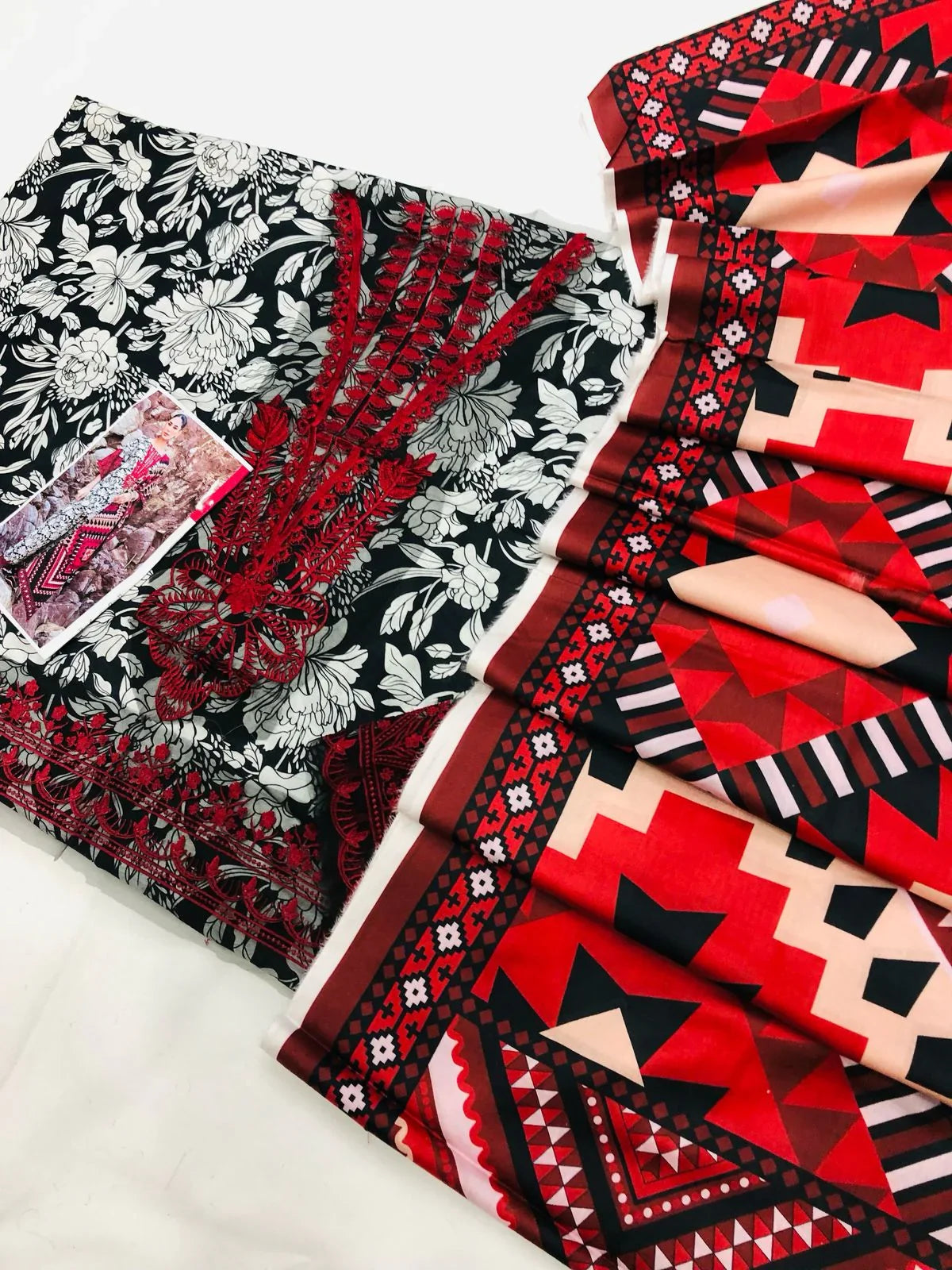 ZC BLACK RED DIGITAL LAWN DUPATTA - SR FABRICS